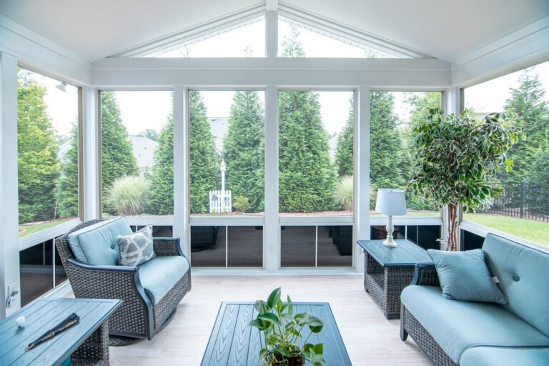 The Definitive Guide to Luxury Glass Sunroom America | High-End Design